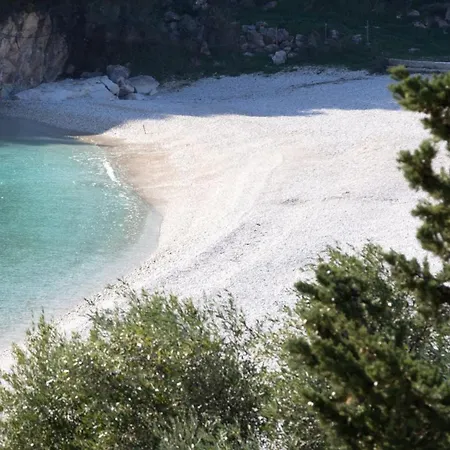 Aella Exclusive Residences Lefkada ミクロス・ギアロス