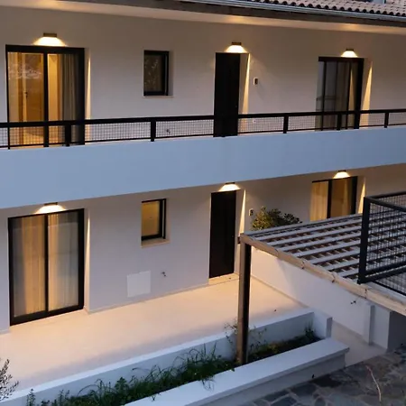 Aella Exclusive Residences Lefkada アパート *